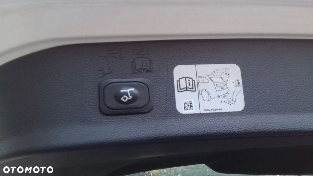 Ford Kuga 2.0 TDCi 4x4 ST-Line - 23