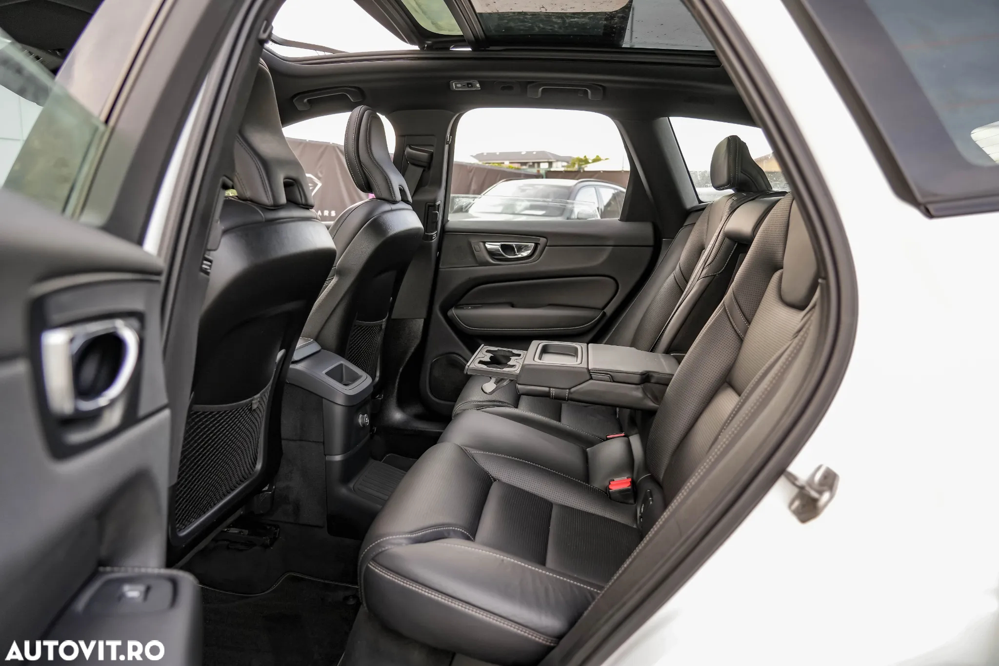 Volvo XC 60 T8 AWD Recharge Geartronic RDesign - 15