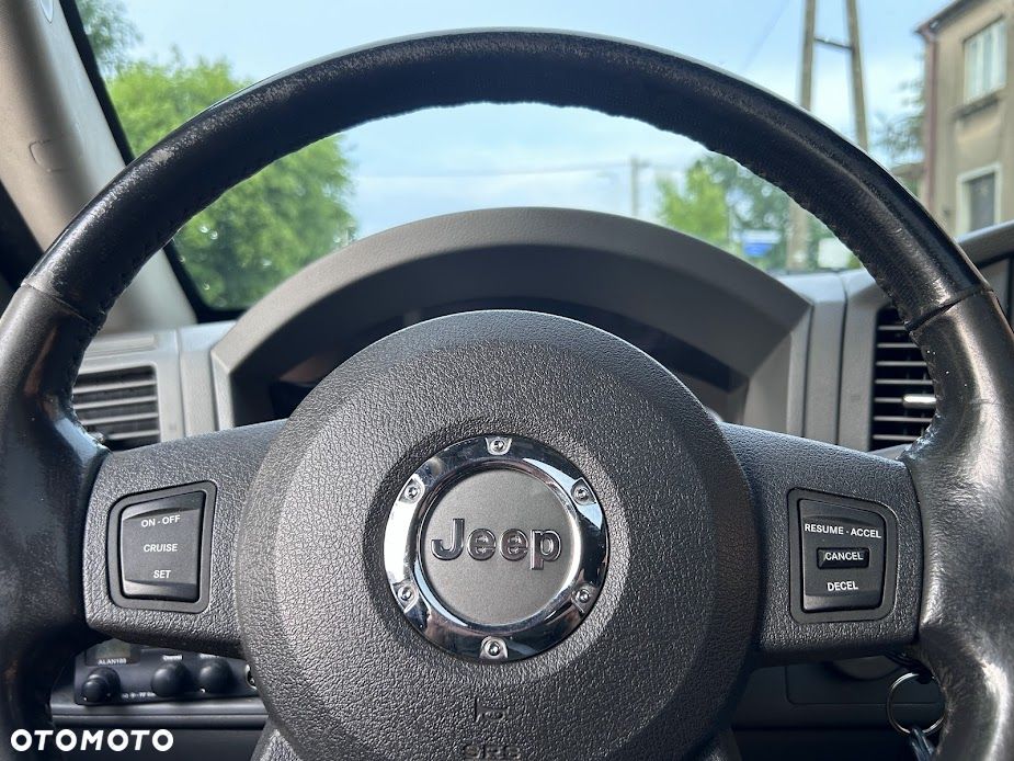 Jeep Grand Cherokee - 10