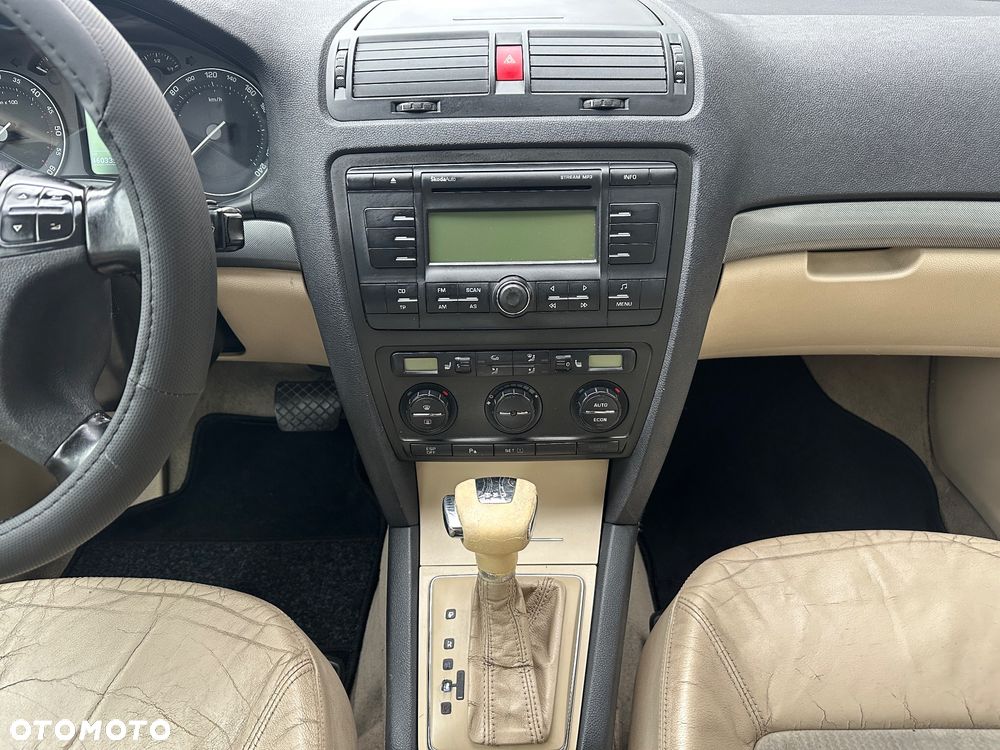 Skoda Octavia 1.9 TDI DSG Elegance - 13