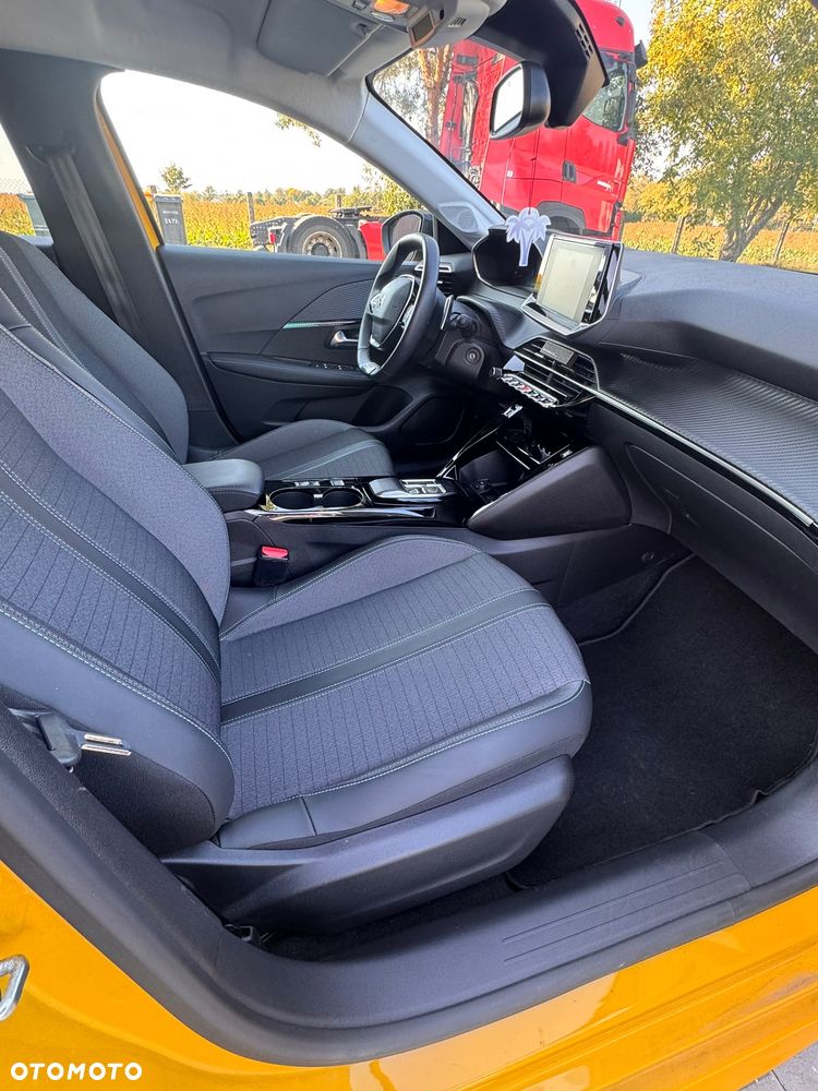 Peugeot 208 - 21
