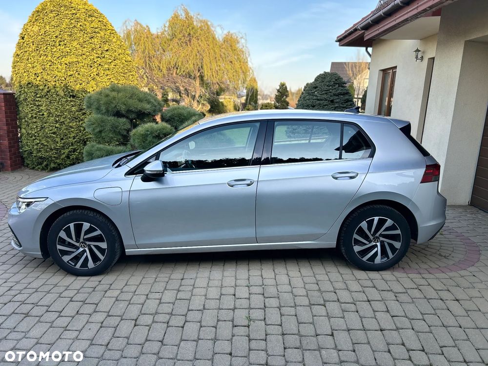 Volkswagen Golf - 11
