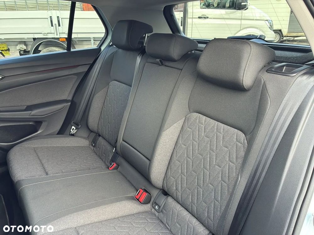 Volkswagen Golf - 6