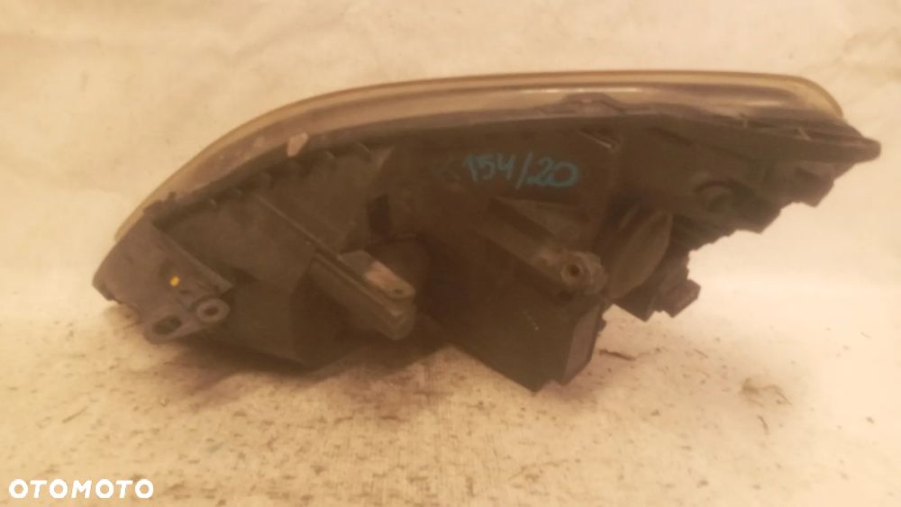 .  PRZOD PRZEDNIA LAMPA PRAWA OPEL ZAFIRA B - 3