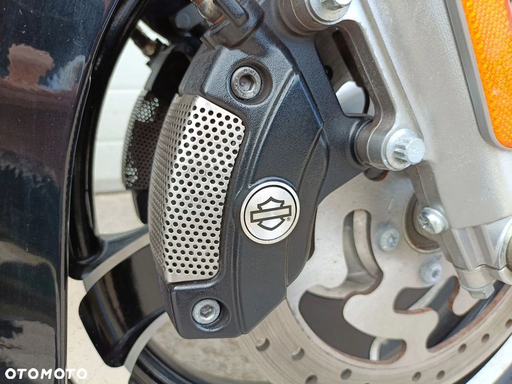 Harley-Davidson Touring Street Glide - 19