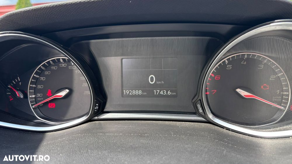 Peugeot 308 PureTech 130 GPF Stop & Start Allure Business-Paket - 27