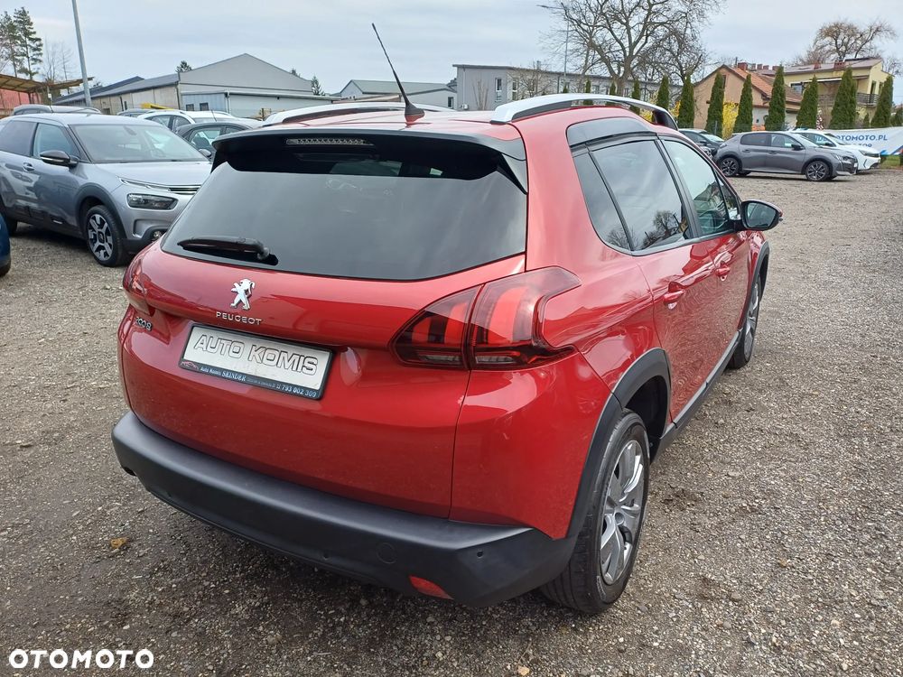 Peugeot 2008 1.2 Pure Tech GPF Signature S&S EAT6 - 7