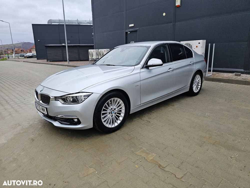 BMW Seria 3 318d Aut. Luxury Line - 13