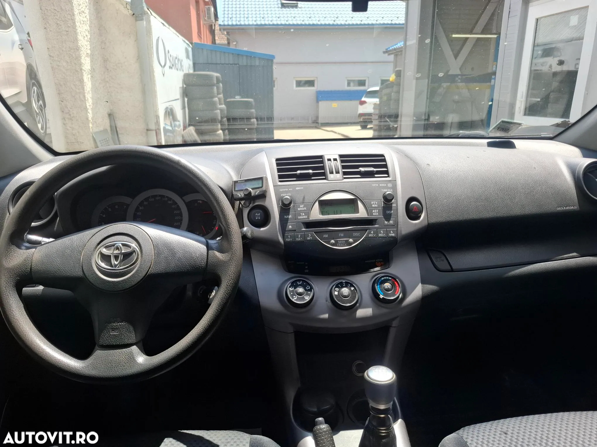 Toyota RAV4 2.2 D-4D Executive - 3
