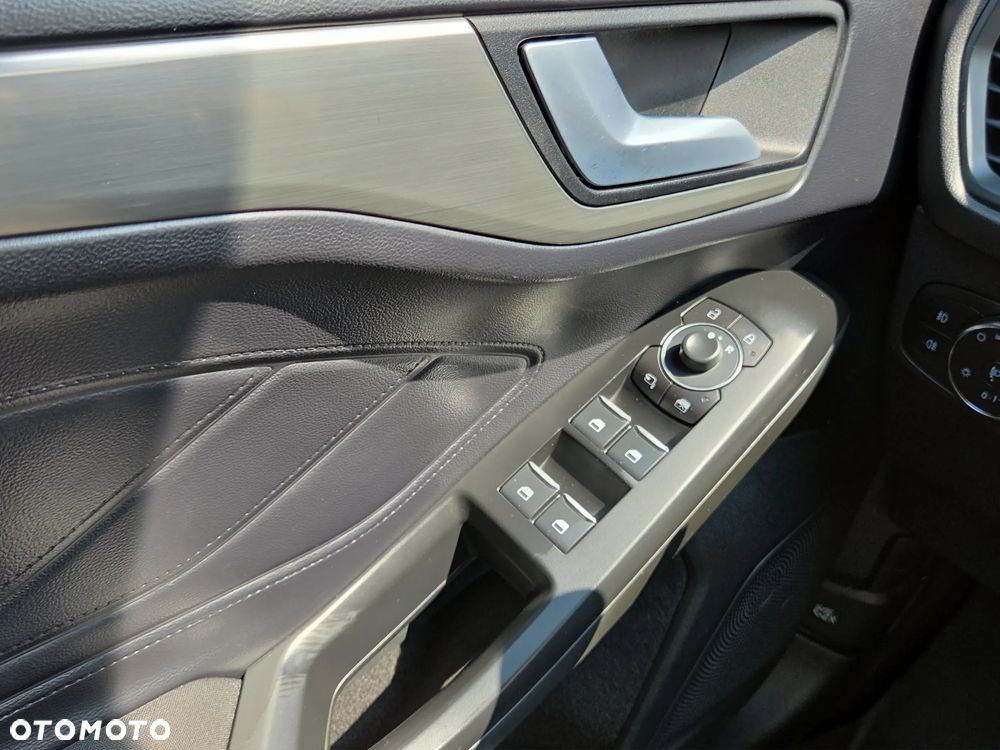 Ford Focus 1.0 EcoBoost Titanium - 12