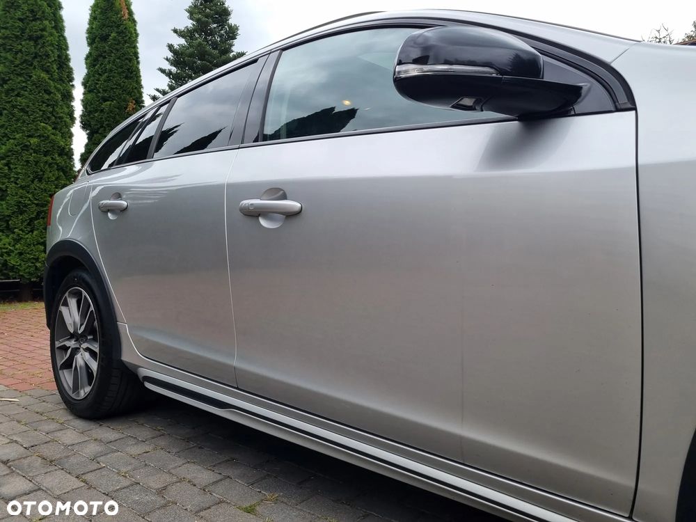 Volvo V60 Cross Country - 15