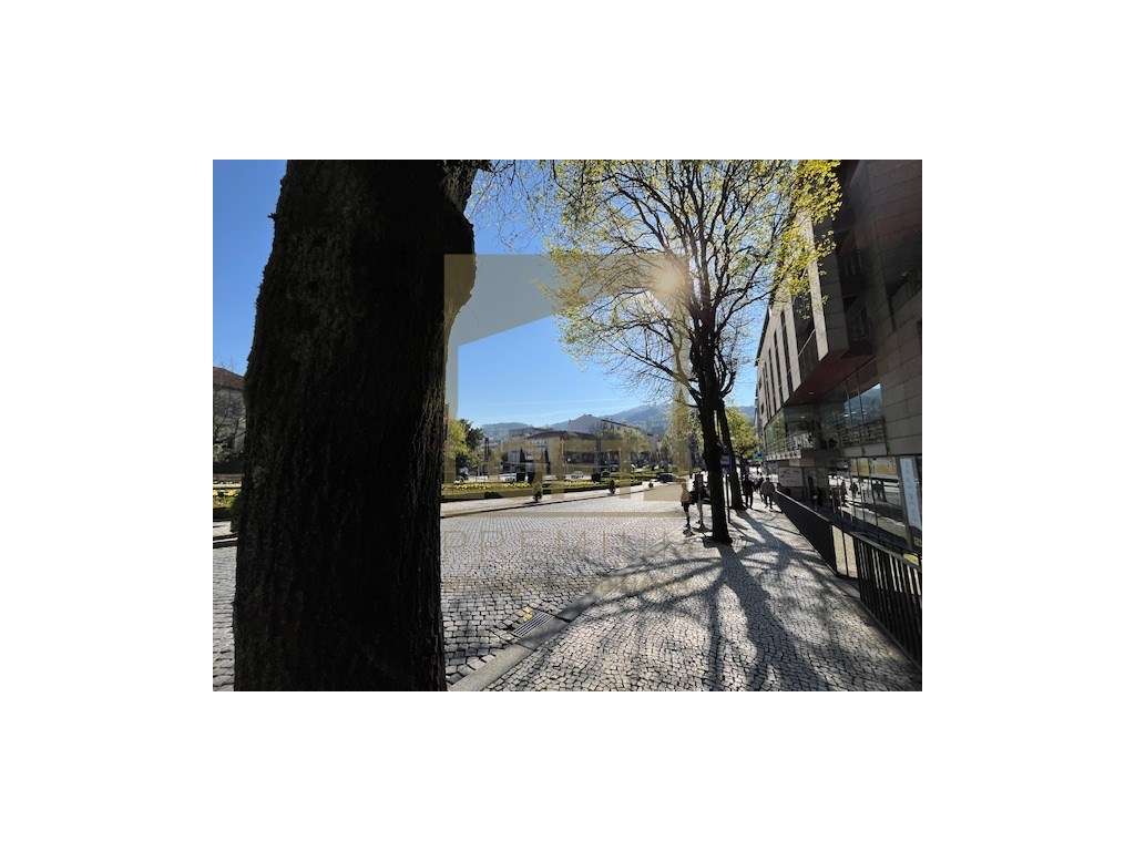 Loja Mobilada em Pleno Centro de Guimarães - Grande imagem: 2/4