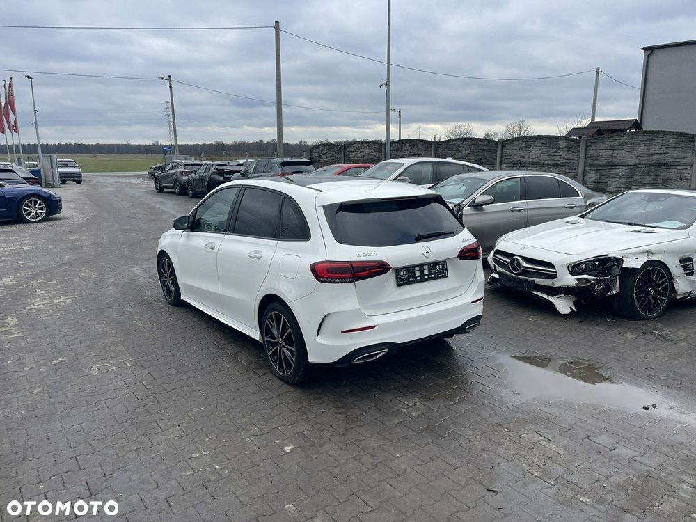 Mercedes-Benz Klasa B 220 4-Matic AMG Line 7G-DCT - 4