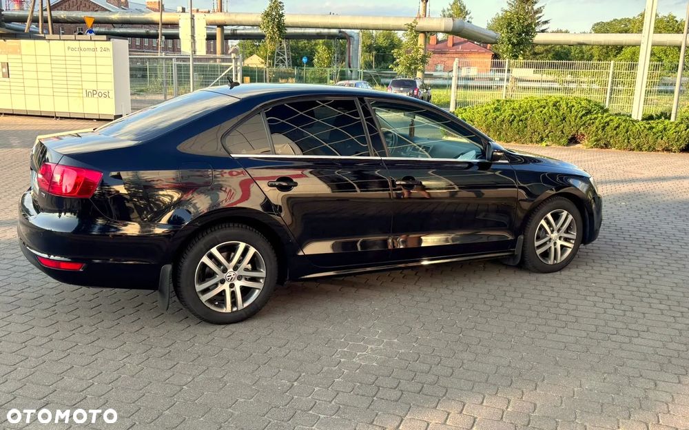 Volkswagen Jetta 1.6 TDI Highline - 2