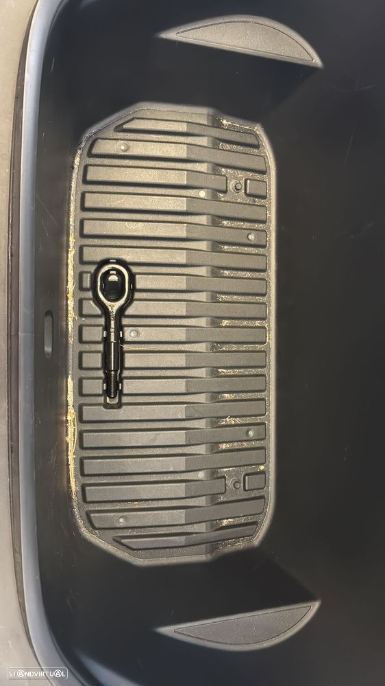 Tesla Model Y Performance Tração Integral - 51