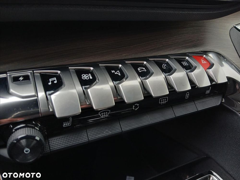 Peugeot 3008 Hybrid4 300 e-EAT8 GT - 16