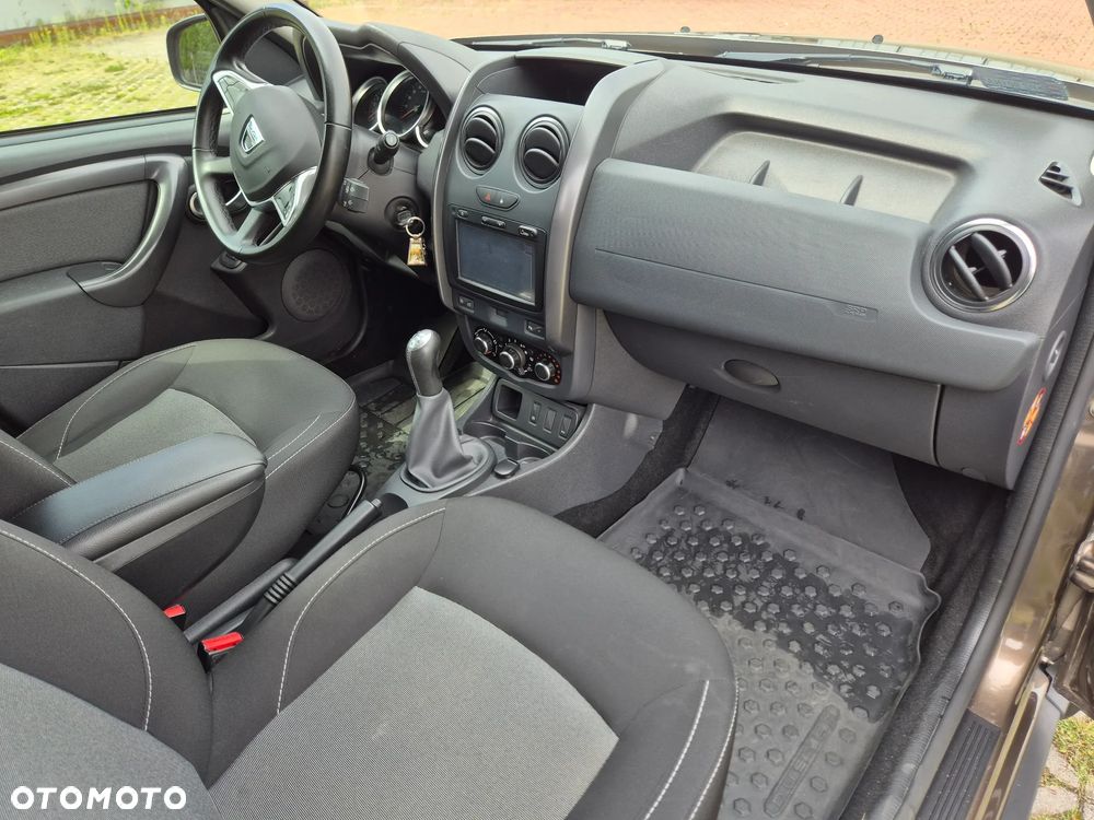Dacia Duster 1.6 SCe Laureate S&S - 11