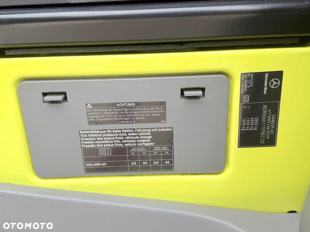 Mercedes-Benz Sprinter - 18