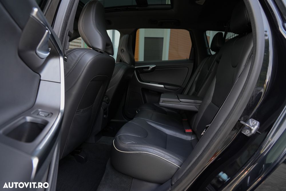 Volvo XC 60 D4 AWD Summum - 11