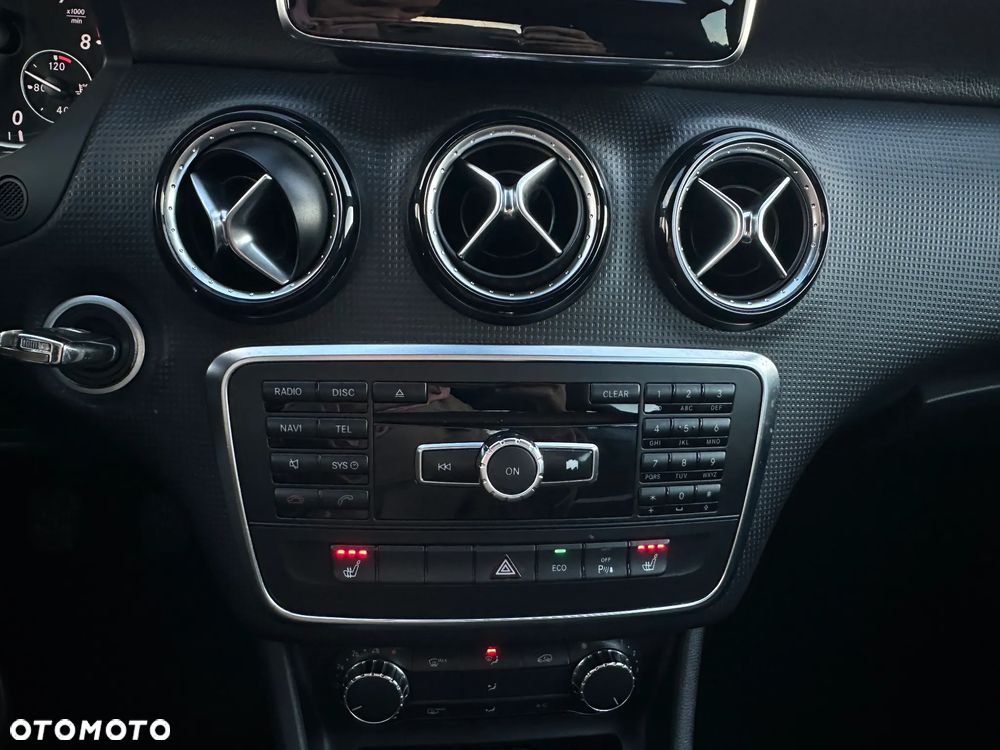 Mercedes-Benz Klasa A 180 BlueEfficiency Edition - 19