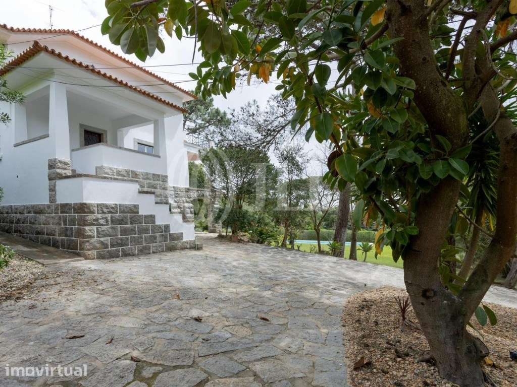 Moradia T5 com jardim e piscina no Estoril Cascais - Grande imagem: 4/57