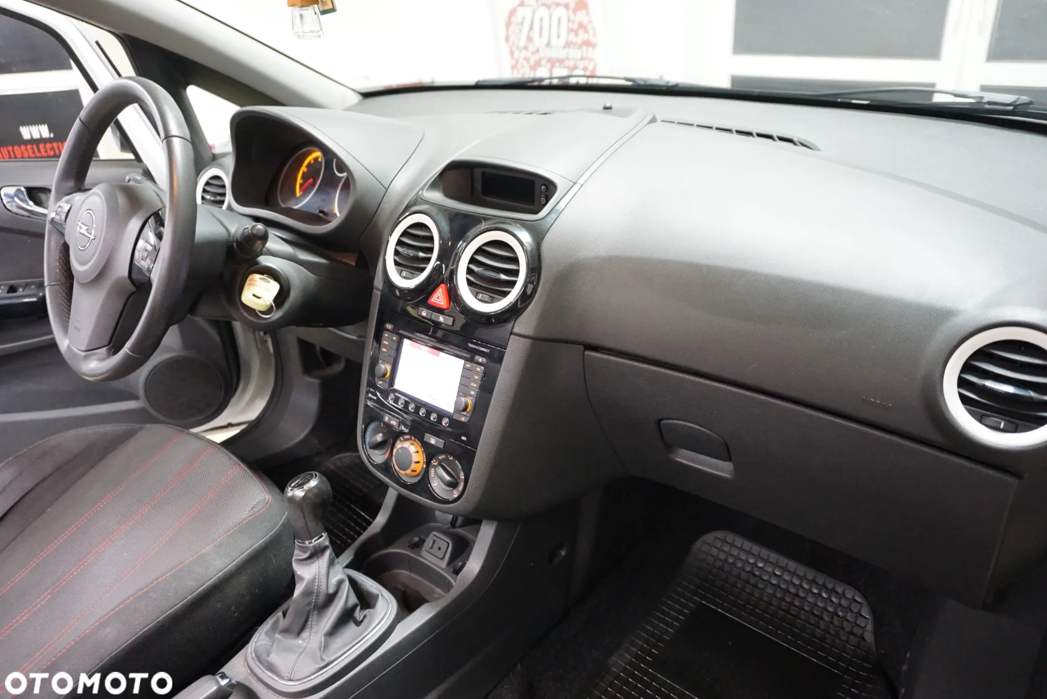 Opel Corsa 1.4 16V Color Edition - 18