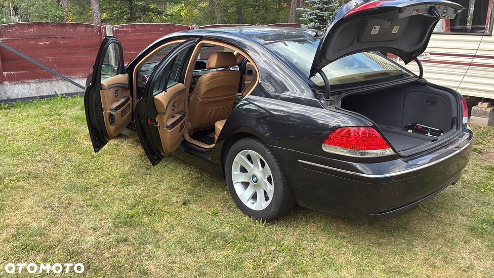 BMW Seria 7 750i - 15