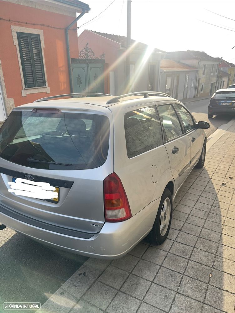 Ford Focus 1.4 Trend - 4