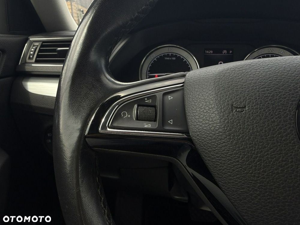 Skoda Superb 2.0 TDI SCR Ambition DSG - 19