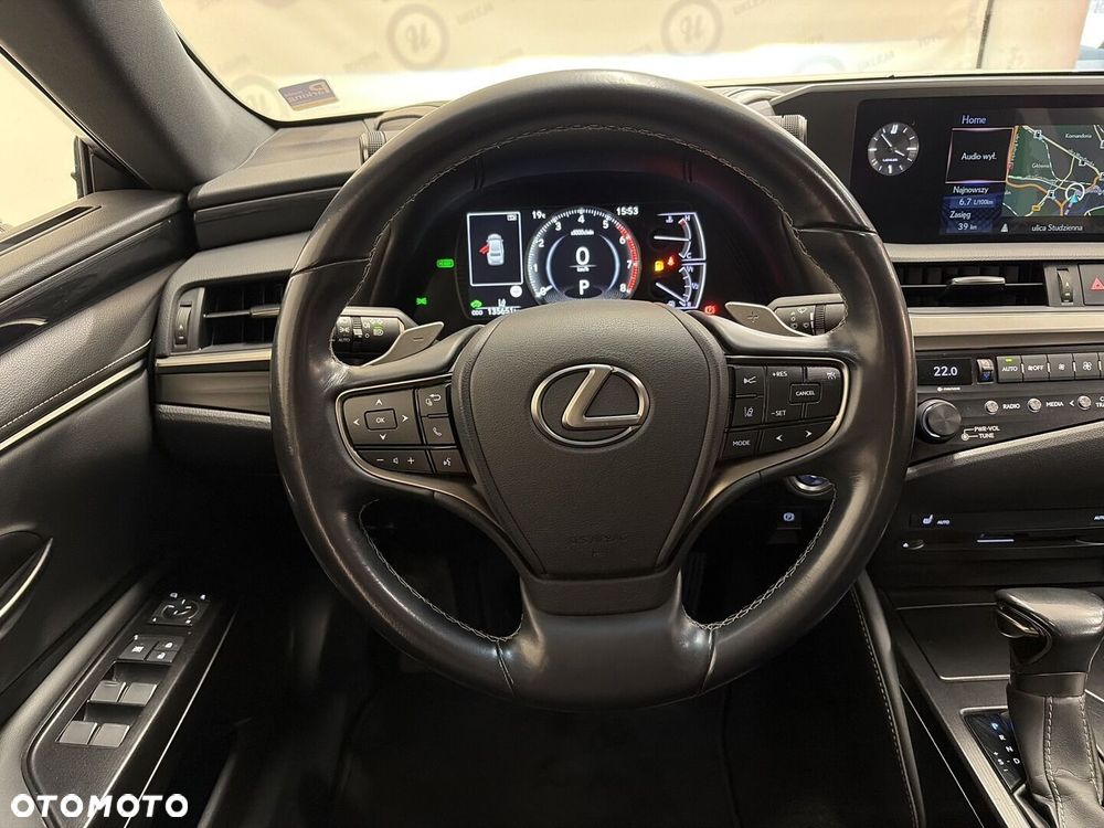 Lexus ES 300h Business Edition - 13