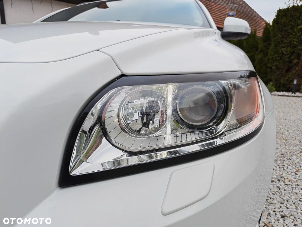Volvo V50 D3 - 25