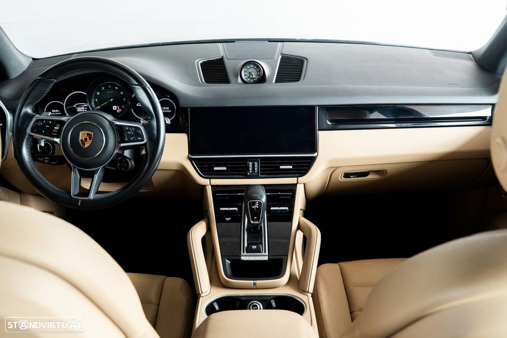 Porsche Cayenne - 14