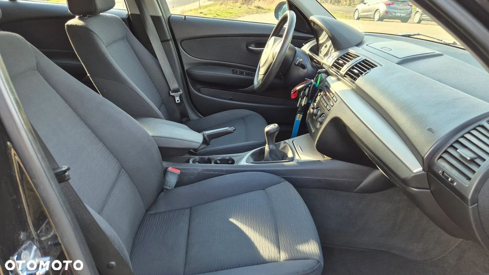 BMW Seria 1 116i - 11