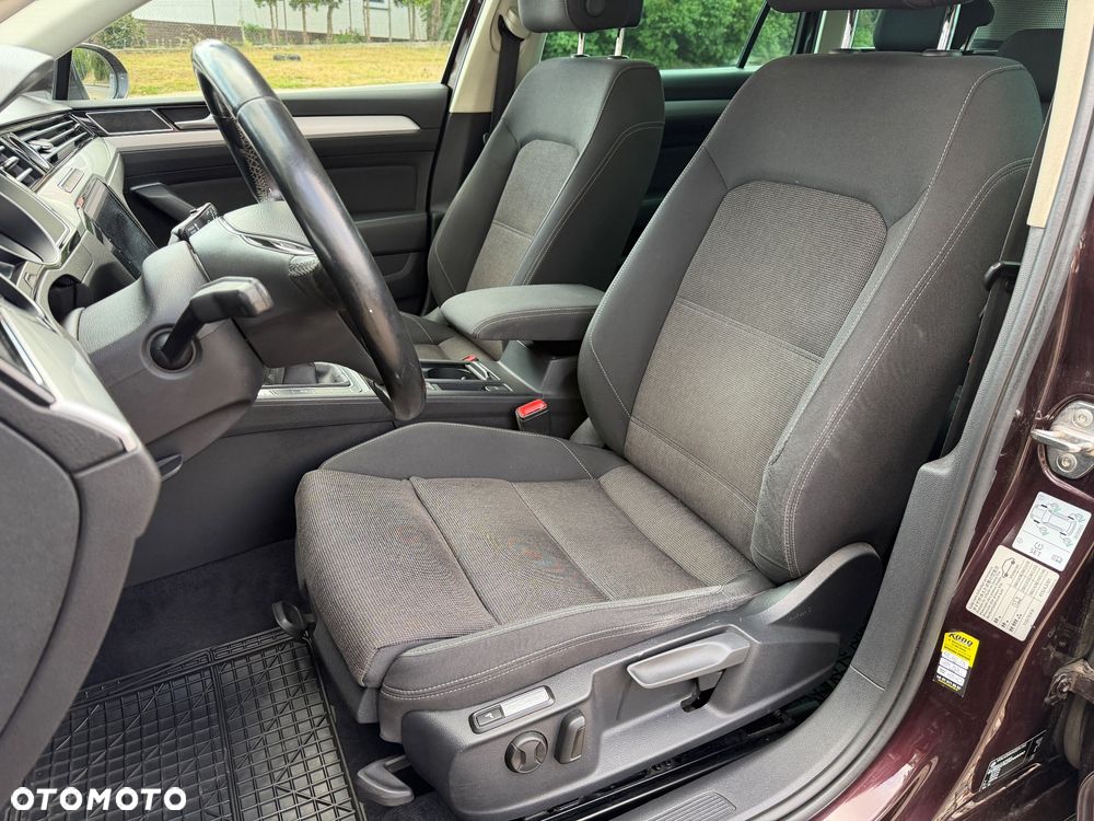 Volkswagen Passat - 15