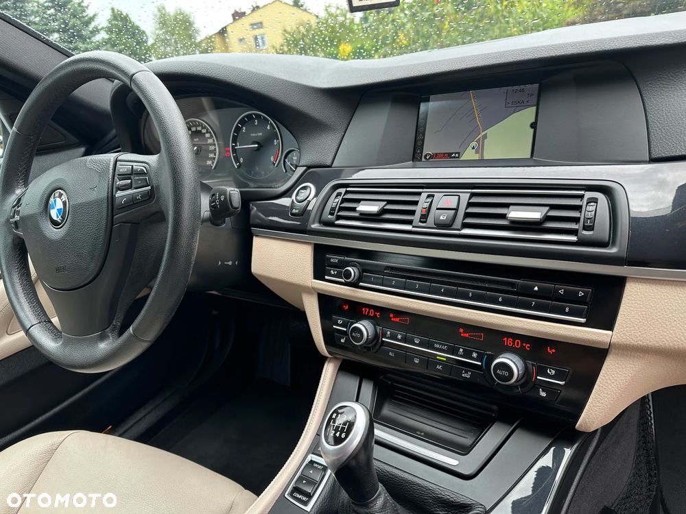 BMW Seria 5 520d Luxury Line - 24