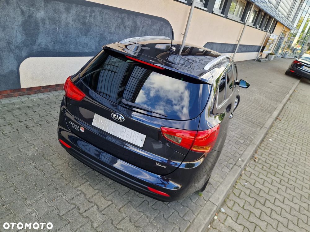 Kia Ceed 1.6 CRDi 128 Dream Team Edition - 26