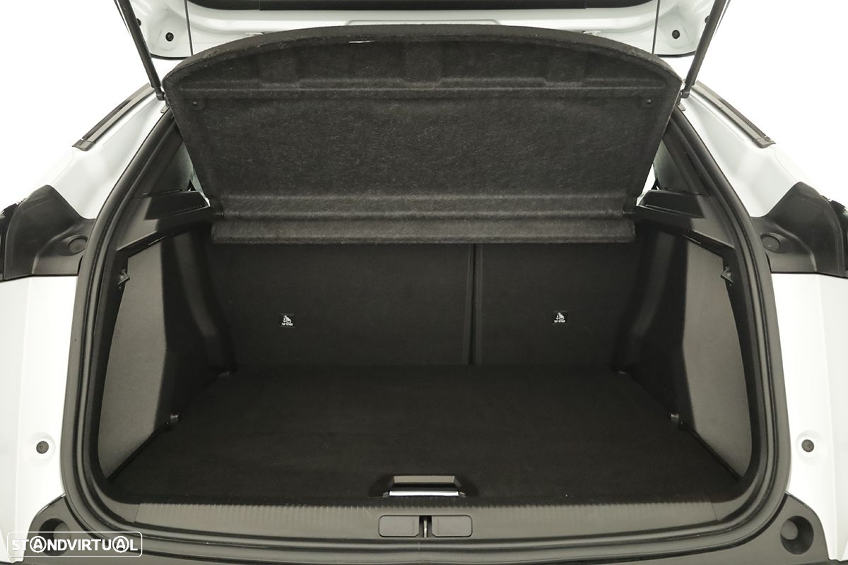Peugeot 2008 1.2 PureTech Allure EAT8 - 22