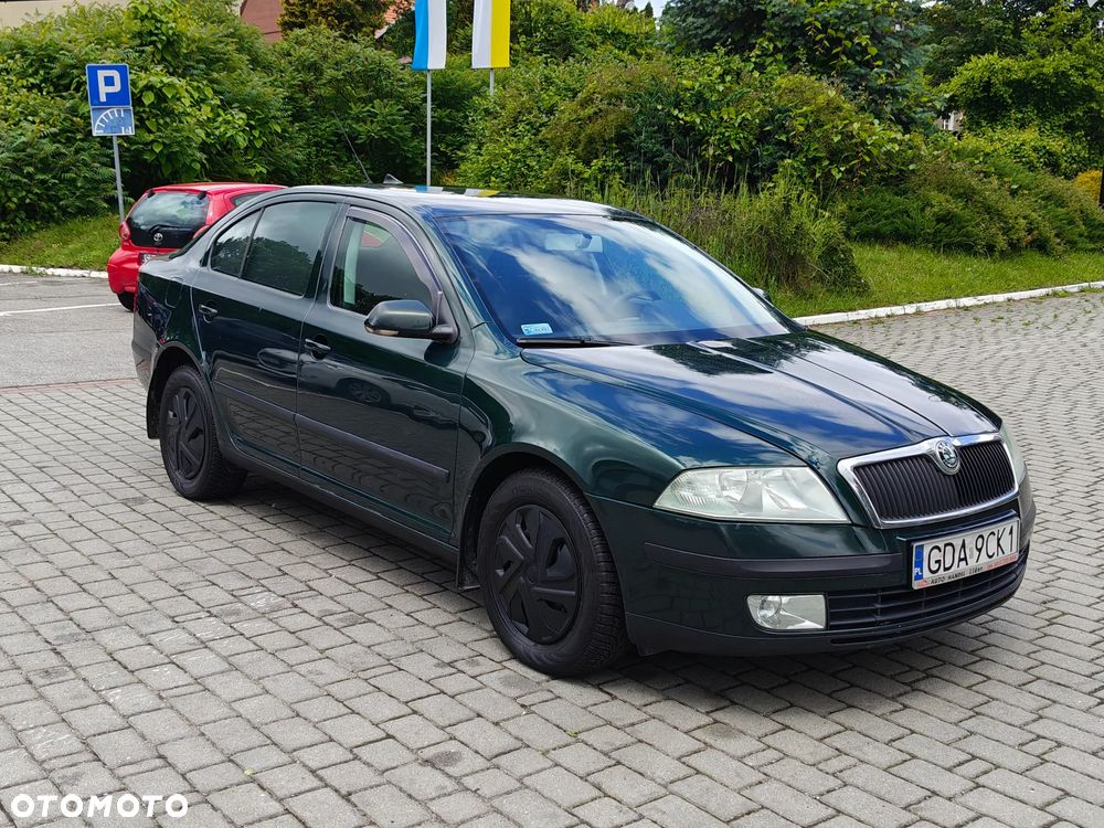Skoda Octavia 1.6 Combi Ambiente - 10