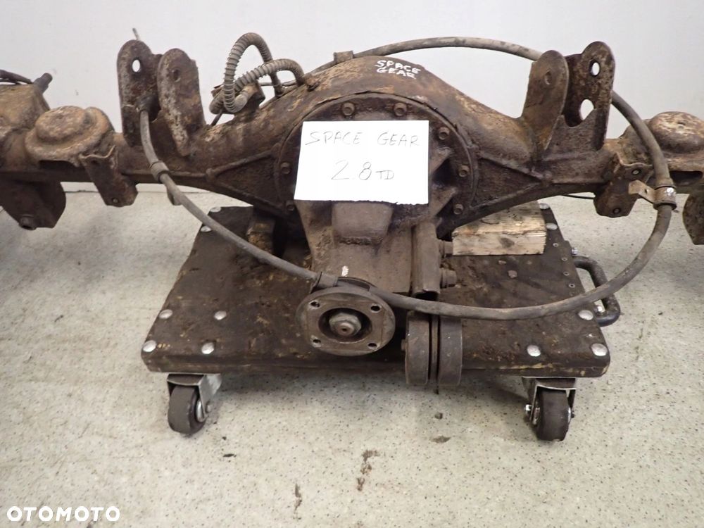 MITSUBISHI SPACE GEAR L400 2.8TD MOST TYLNY 4WD - 5