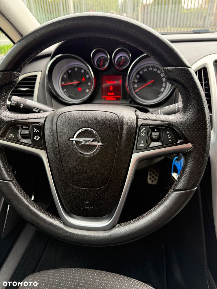 Opel Astra 1.6 Turbo Edition - 25