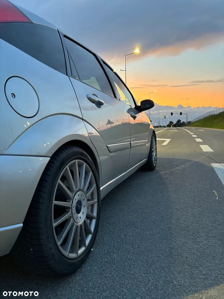 Ford Focus ST170 - 8