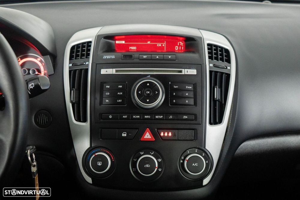 Kia Ceed SW 1.6 CRDi LX ISG - 18