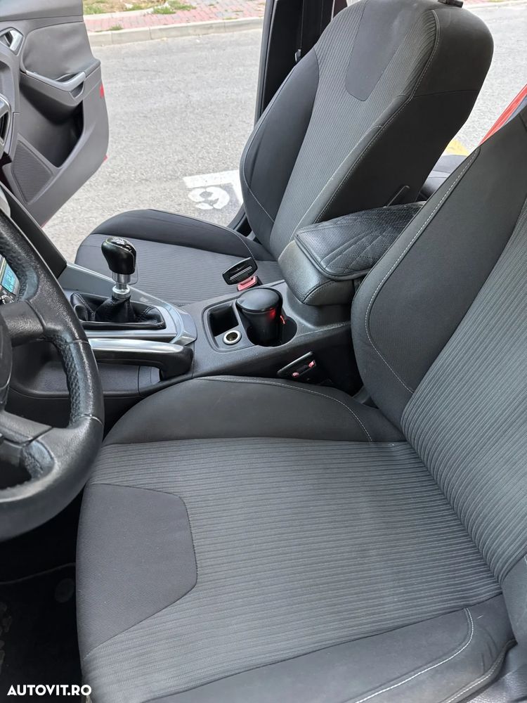 Ford Focus - 8