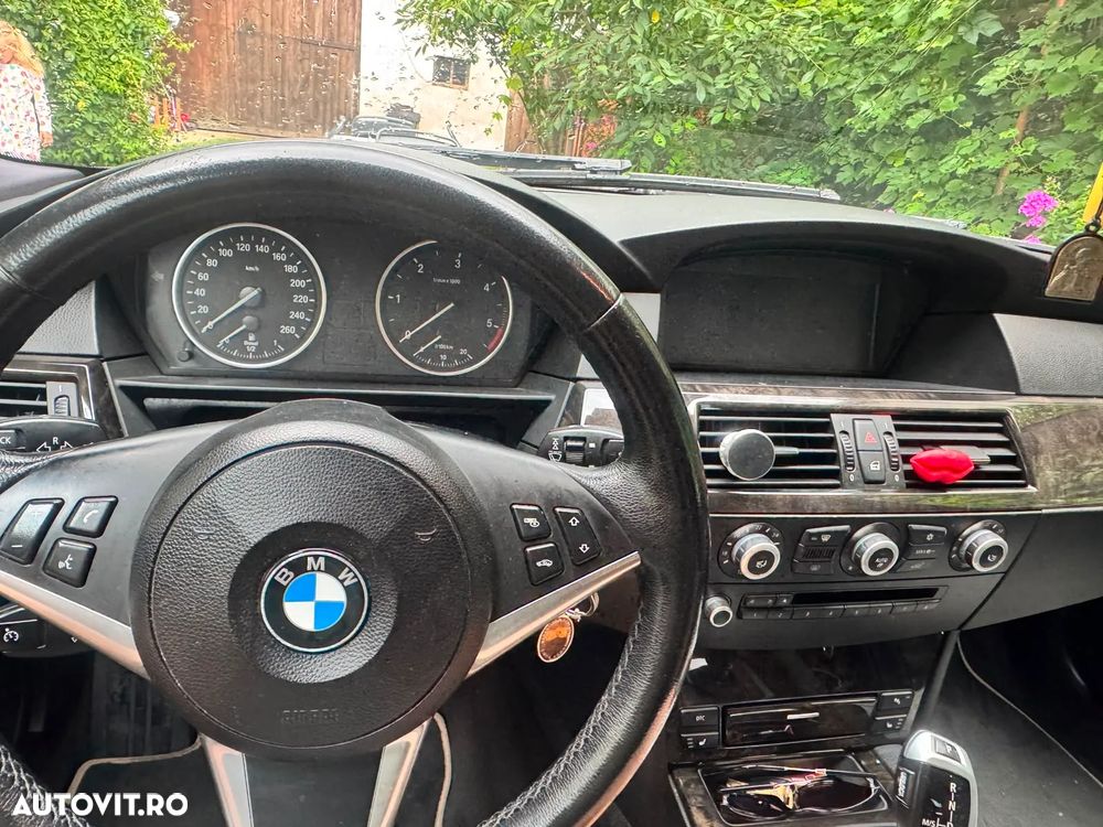 BMW Seria 5 520d Aut. - 7