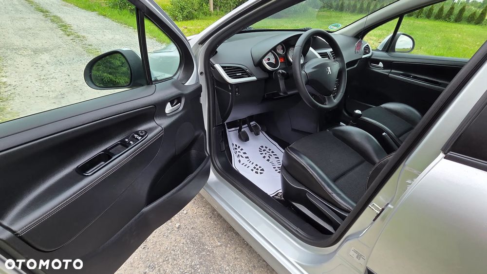 Peugeot 207 95 VTi Urban Style - 7