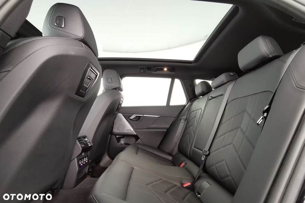 BMW Seria 5 520d xDrive - 14