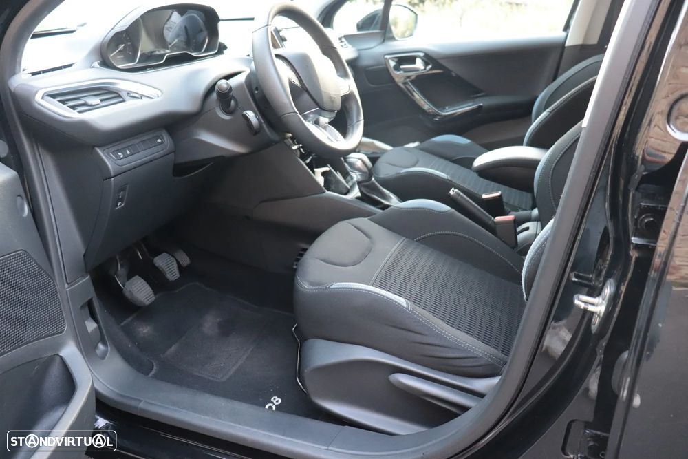Peugeot 208 1.2 VTi Allure - 6