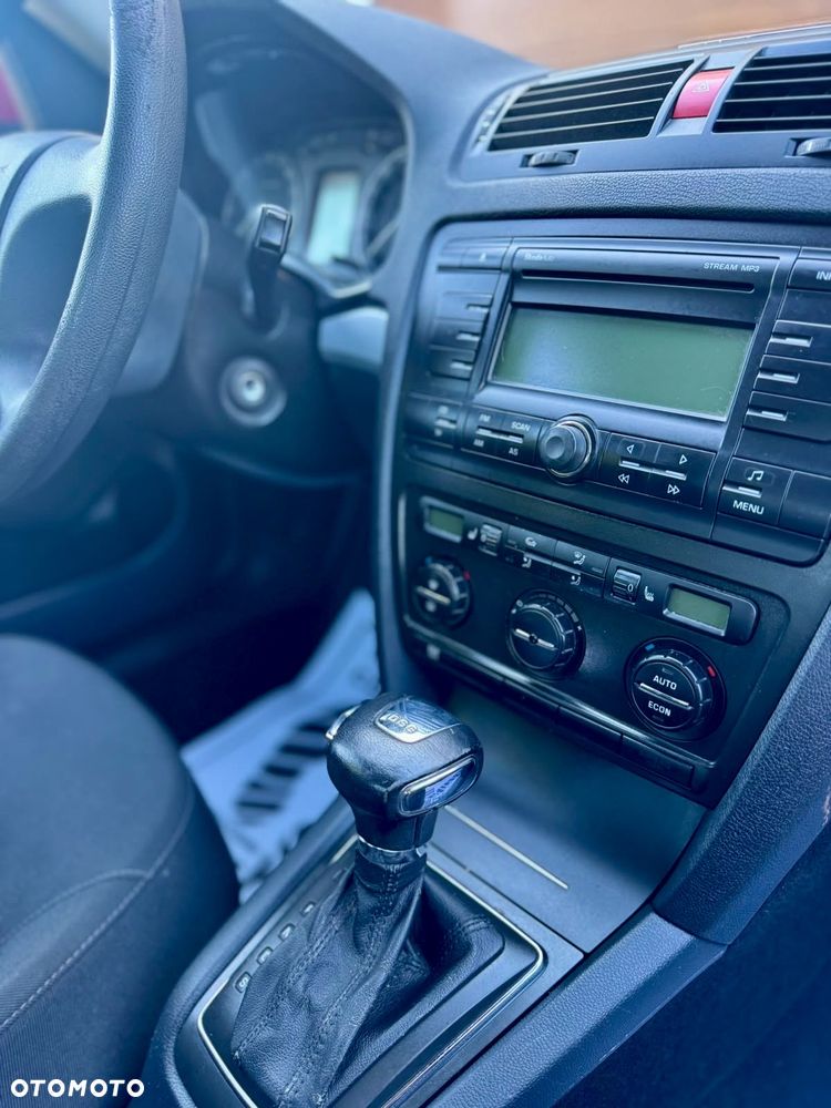 Skoda Octavia 1.9 TDI DPF DSG Elegance - 24