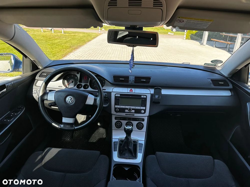 Volkswagen Passat - 8