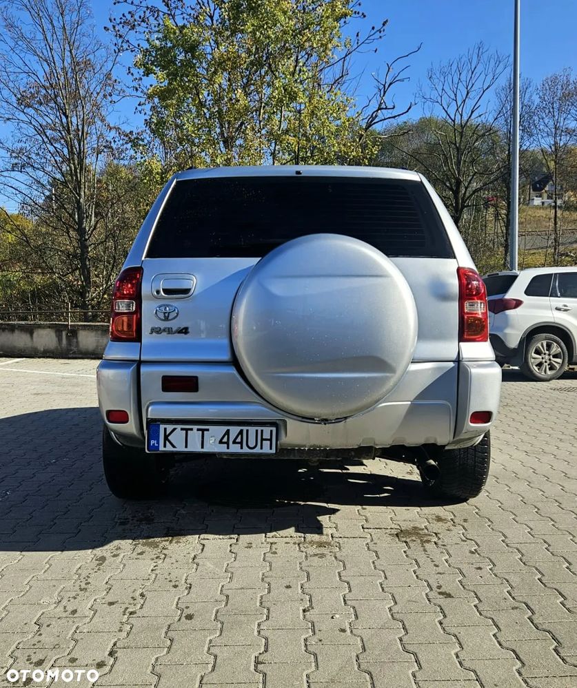 Toyota RAV4 2.0 D-4D 4x4 - 4